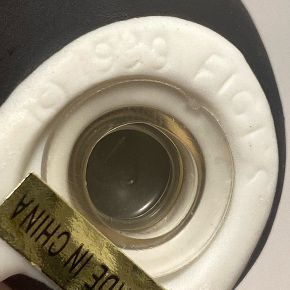 90s FIGIS Penguin Igloo Christmas Dish bowl LOT Salt and Pepper Shaker Vintage - Picture 4 of 16